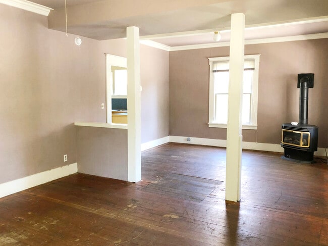 Photo - 435 NE Morton St