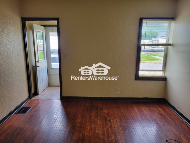 Photo - 401 N Dewey St