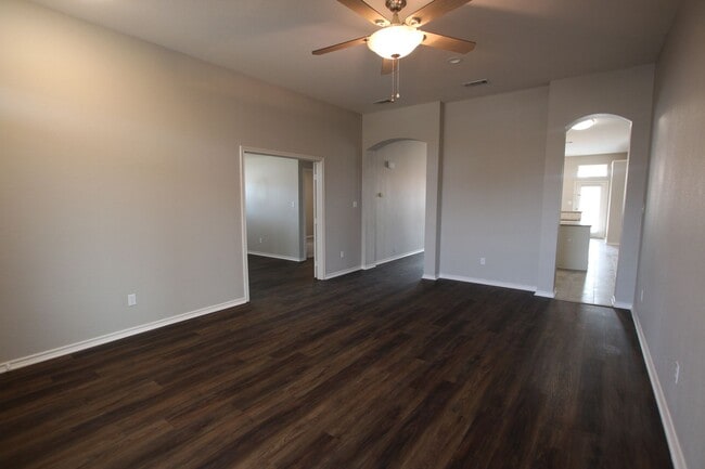 Photo - Stunning 3 bed 2 bath in Whitehouse ISD!