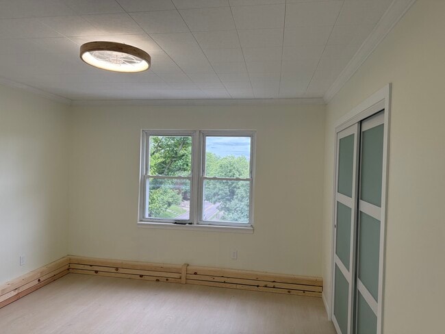 1398 Sleepy Hollow Rd Unit 3
