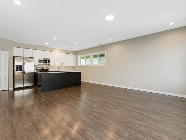 Photo - 3900 W Cortland St