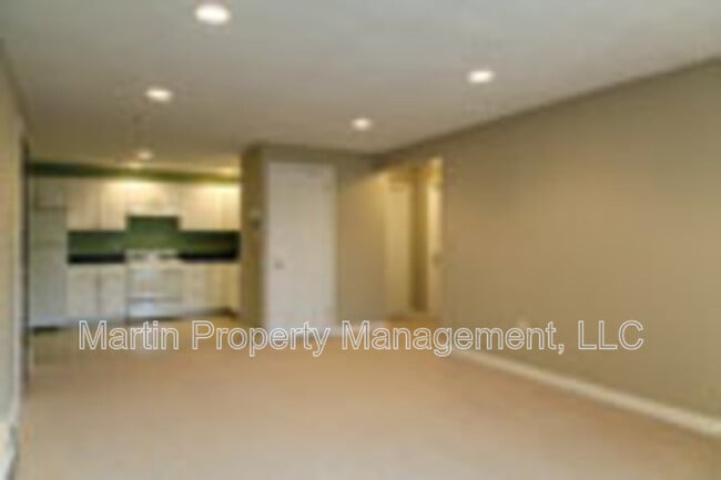 Building Photo - 16 Kenmar Dr Unit 122