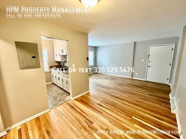 Photo - 885 S Green Rd Unit 10