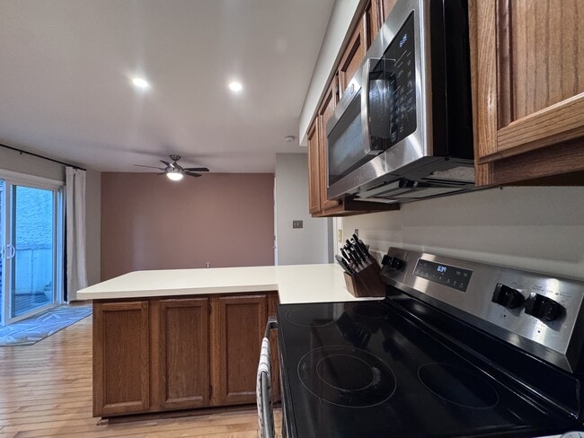 Photo - 606 Coates Ln