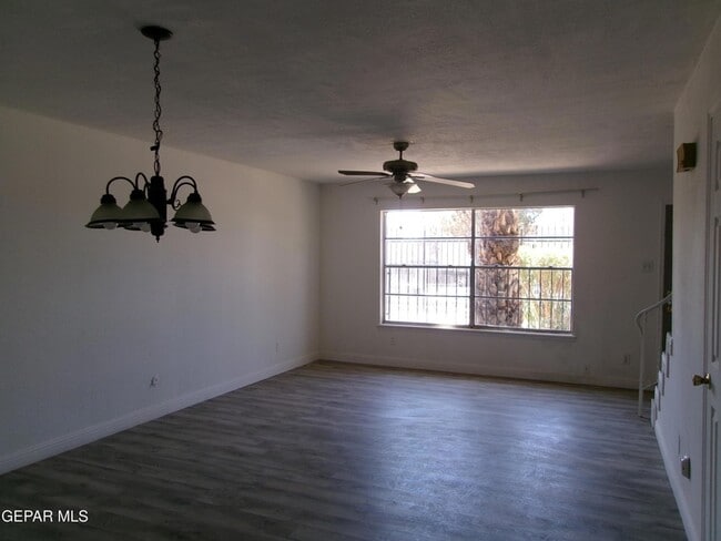 Photo - 6700 Escondido Dr