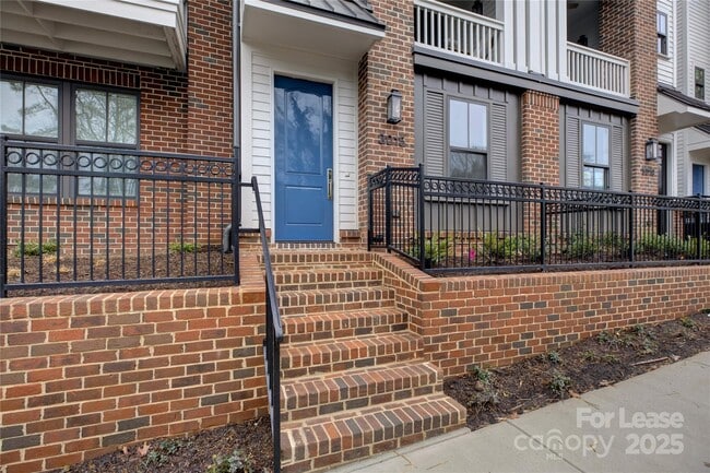 Photo - 3015 Pinehurst Pl