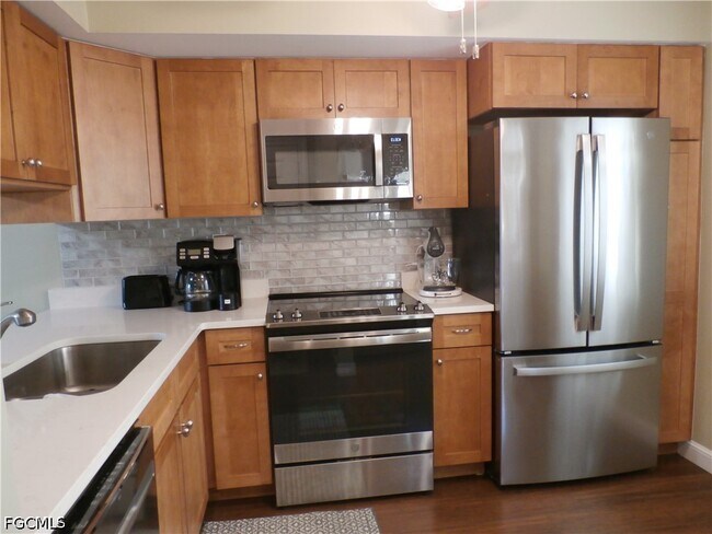 Photo - 11140 Caravel Cir Unit 107