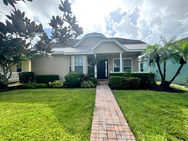 Building Photo - 10518 SW Westlawn Blvd Rental