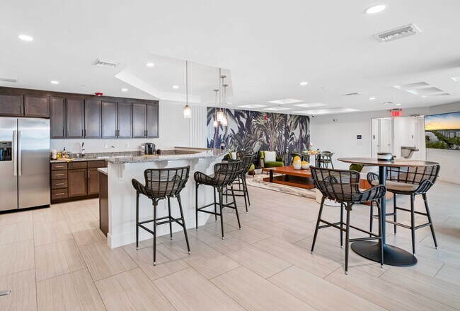 Photo - MainSail Apartments Marco Shores