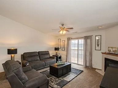 Photo - 627 Kimberlite St