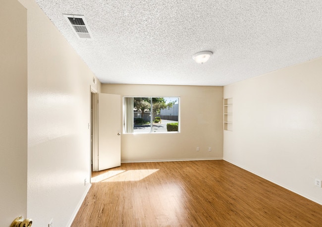 Photo - Pine Valley Apartments