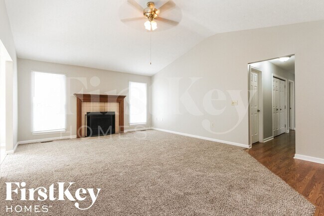 Photo - 2204 Valley Creek W Ln