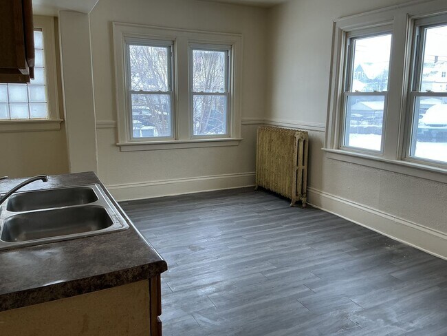 Photo - 3312 W Mt Vernon Ave Unit Lower