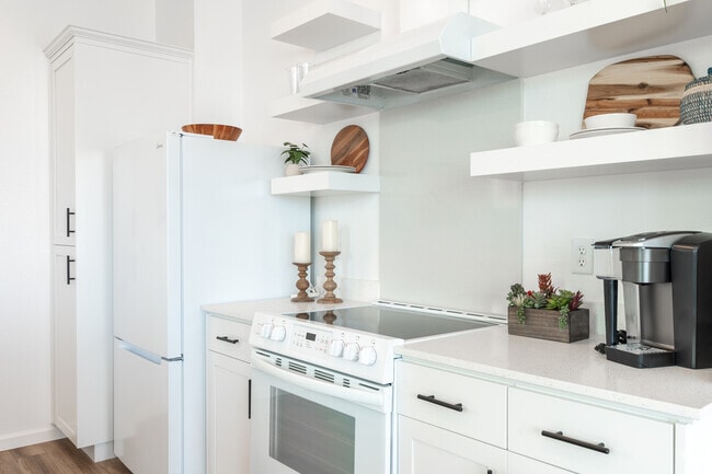 3BR, 2.5BA - 1872SF
