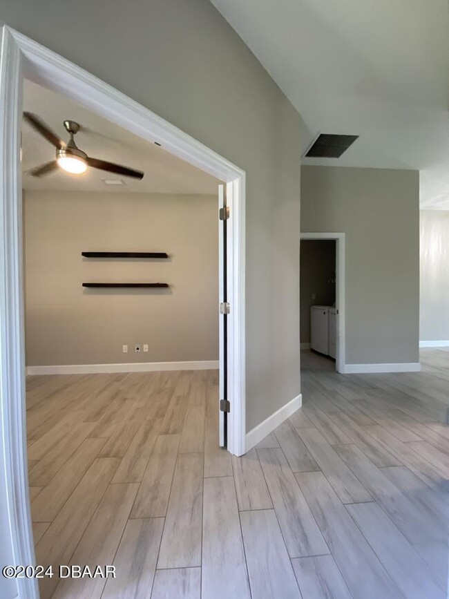 Photo - 272 Catriona Dr