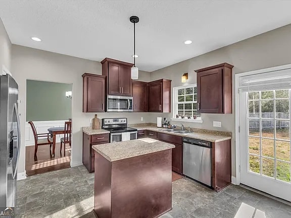 Photo - 732 Waterlily Ct