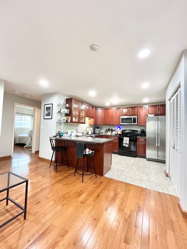 Photo - 18 Glencoe St Condo Unit 30