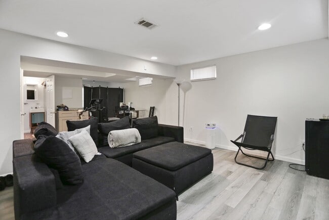 Photo - 4910 Sargent Rd NE