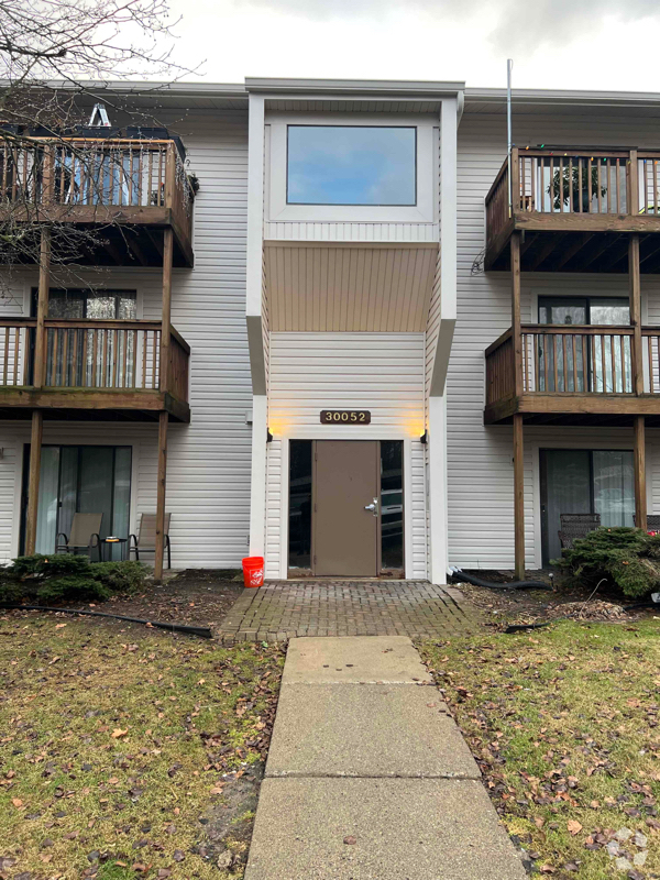 Building Photo - 30052 W 12 Mile Rd Unit 69 Rental
