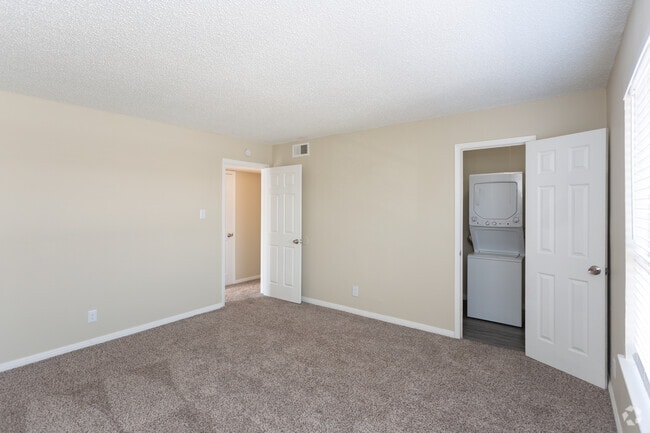 2BR 1BA - 850 SF