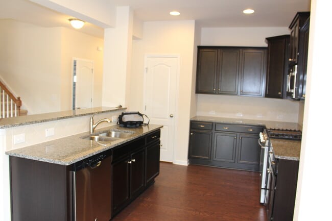 Photo - 113 Foxborough Ln