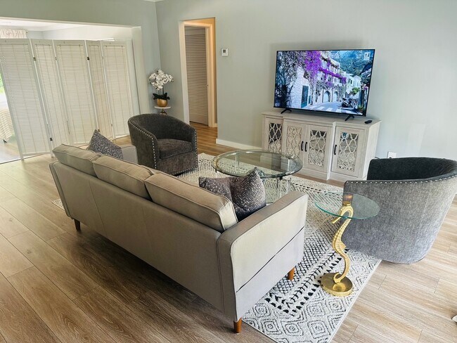 Photo - 2741 NE 53rd Ct