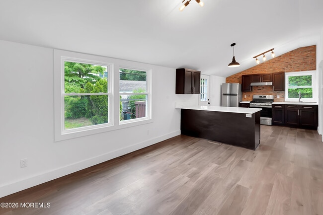 Photo - 105 Owens Ave