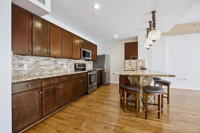 Photo - 917 Main St Unit 1005
