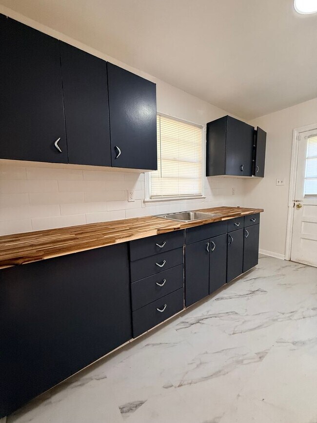 Photo - For Rent – Updated 3 Bed / 1 Bath Home