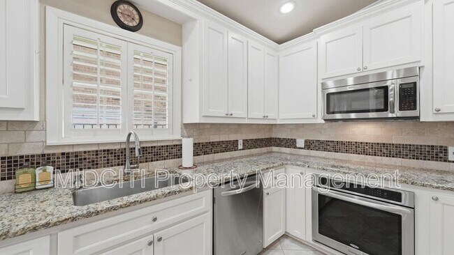 Photo - 156 Trelawney St