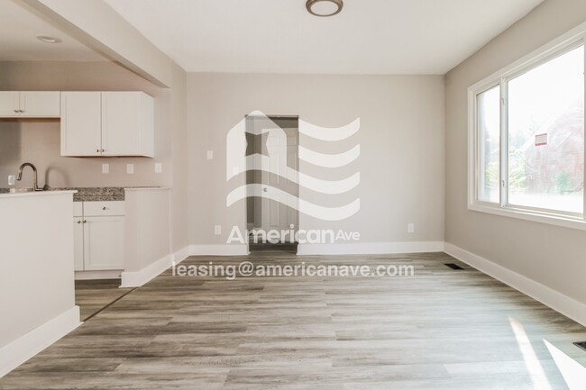 Photo - 4354 Somerset Ave