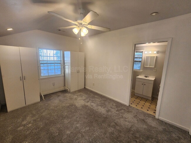 Photo - 1064 Curran St NW Unidad D