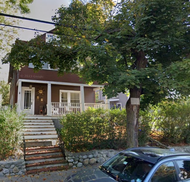 Building Photo - 136 Walden St Rental