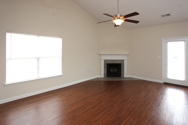 Lafayette Landing Apartments & Villas