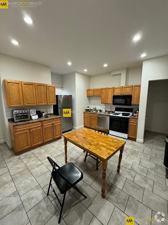 Building Photo - 27 Orkney Rd Unit #1 Rental