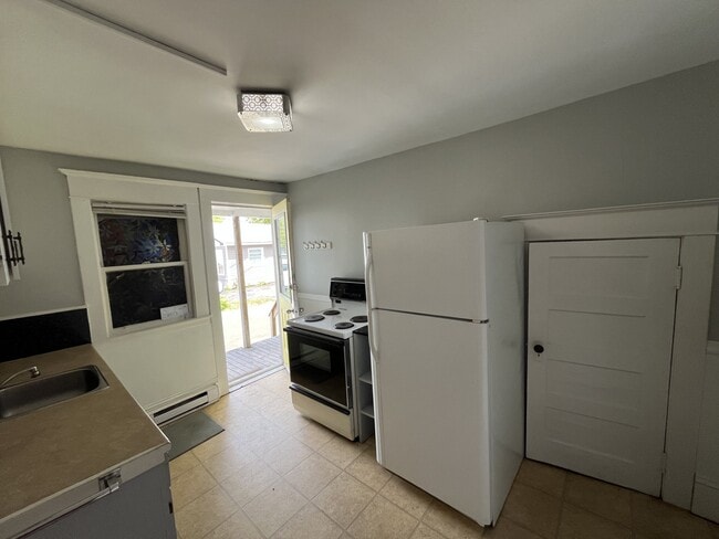 Building Photo - 237 High St Unit 237-B