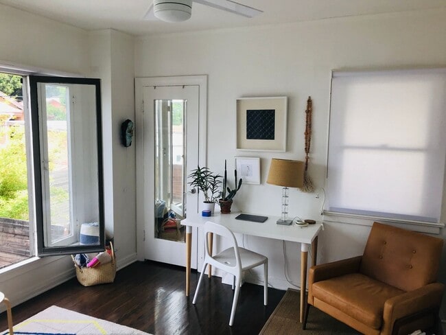 Photo - Large 2 Bed, 1 Bath Upper Level Residence with Parking & In-Unit Laundry Unidad 704