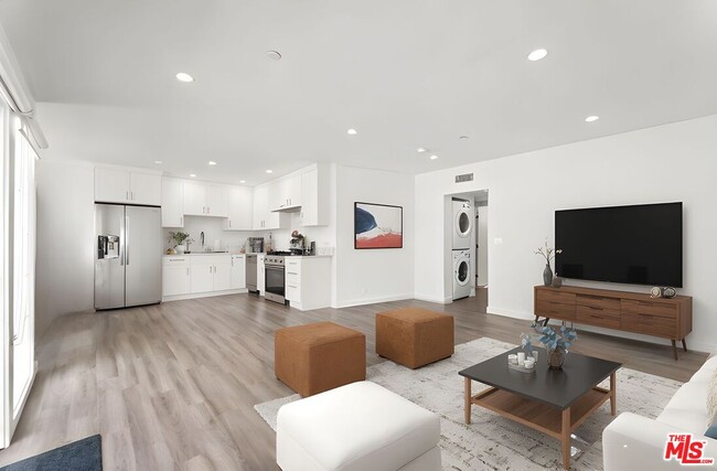 Building Photo - 1254 9th St Unit I Rental