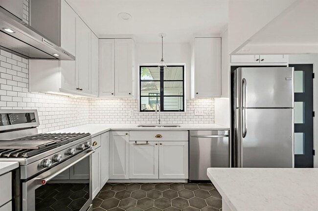 Photo - 1207 Ridgemont Dr