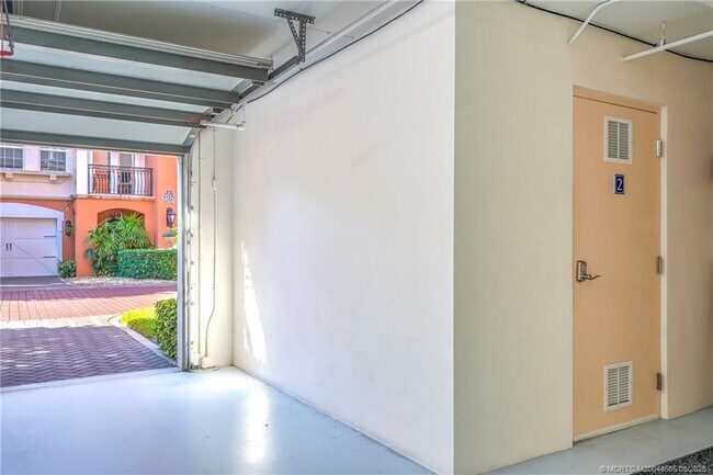 Building Photo - 1528 NE Outrigger Landings Dr Unit 208