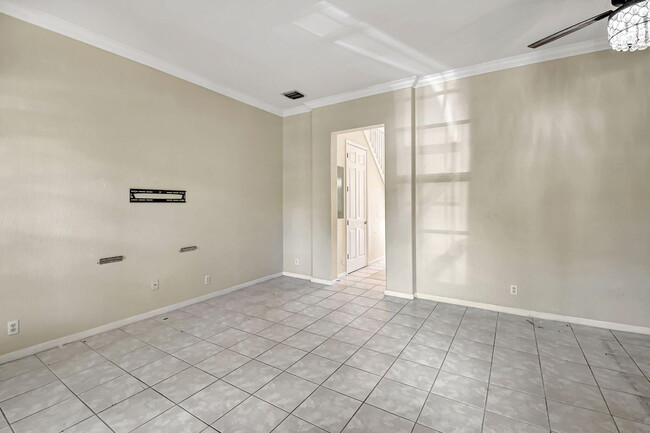 Photo - 608 NW 25th Ave