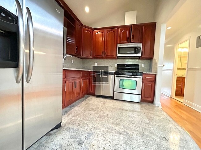 Photo - BAY 31 STREET Unit 3