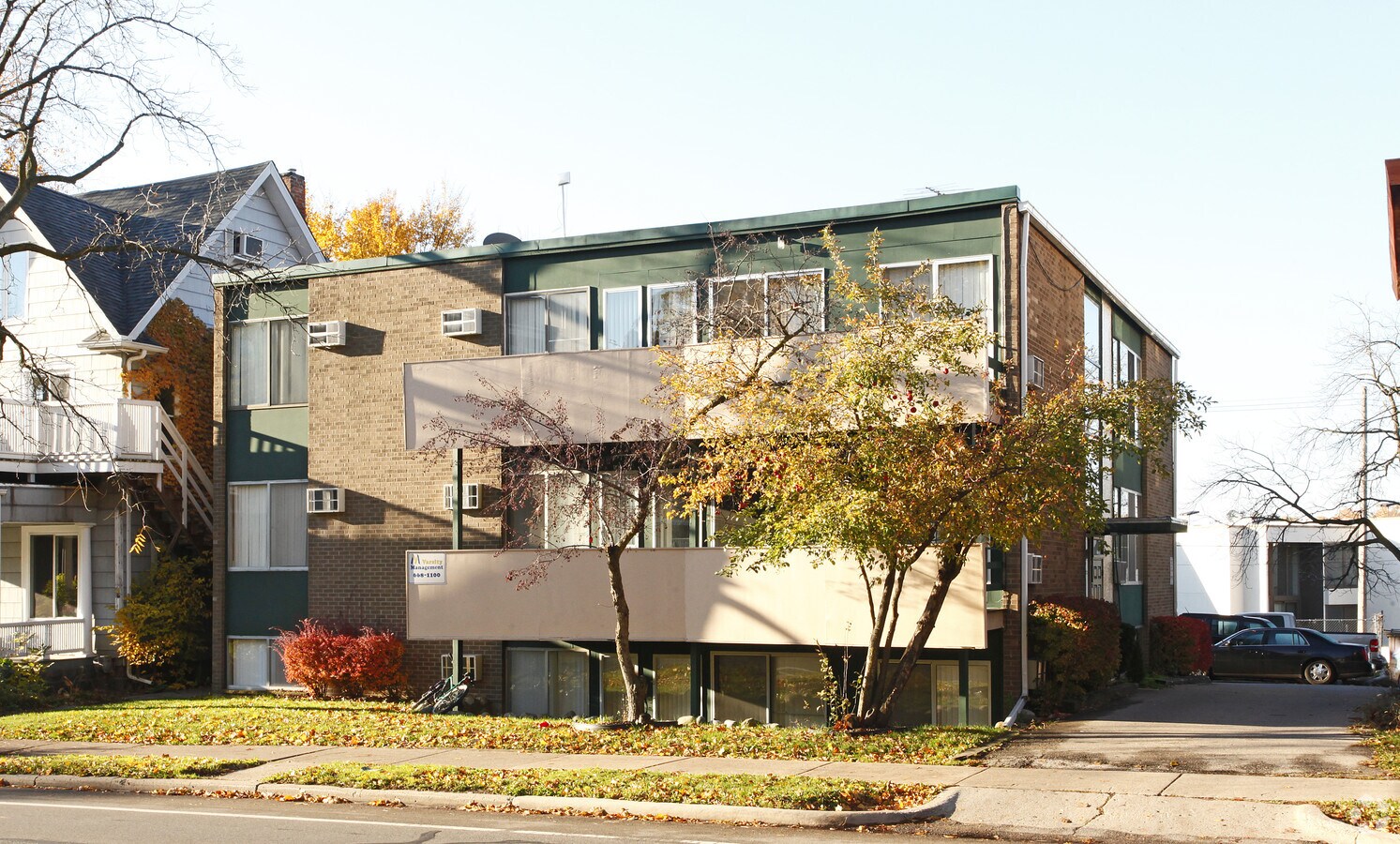 Primary Photo - 526 Packard St