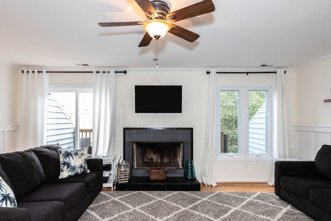 Building Photo - 345 25th St Unit ID1248908P Rental
