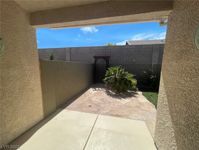 Photo - 3425 Conan St