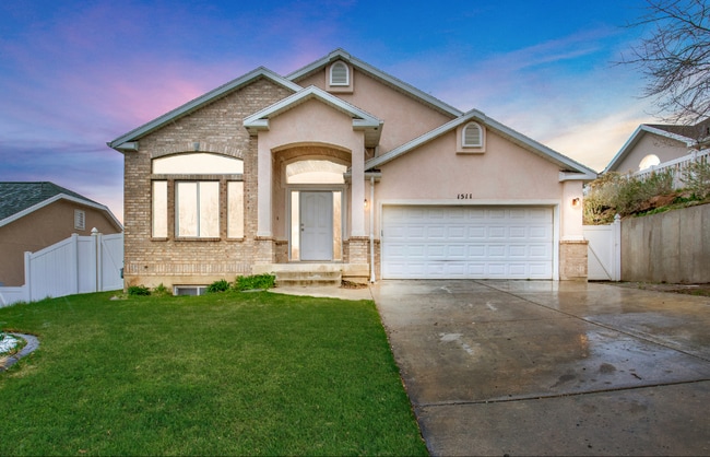 Photo - 1511 Lakeview Dr