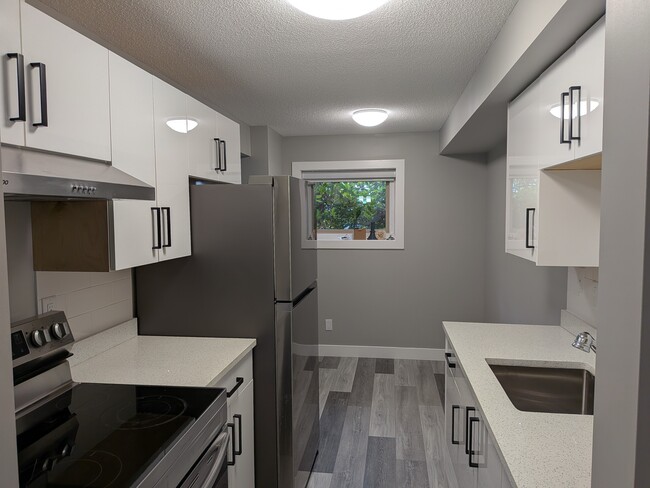 Building Photo - 46117 Gore Ave Unit 1