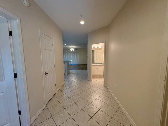 Photo - 406 Westlake Ct