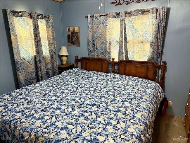 Photo - 8 E Clam Cir