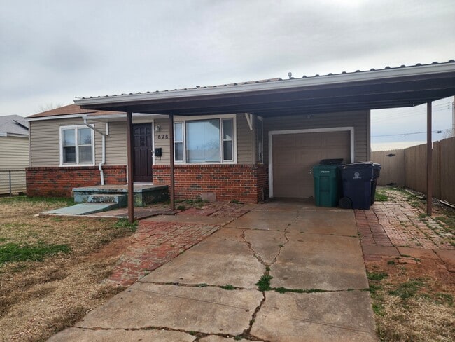 Photo - 628 NE 34th St